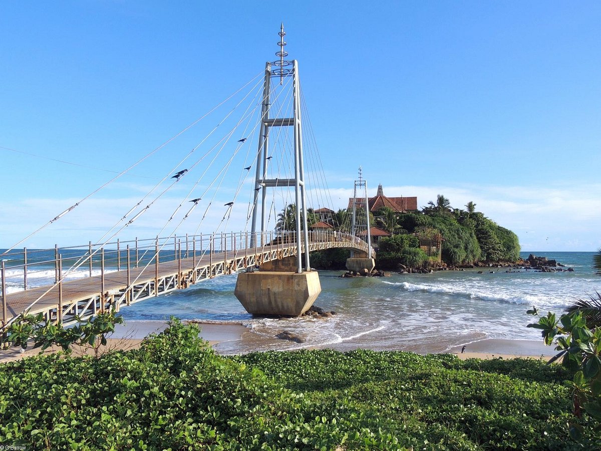 Paravi Duwa ocean temple suspension bridge Matara